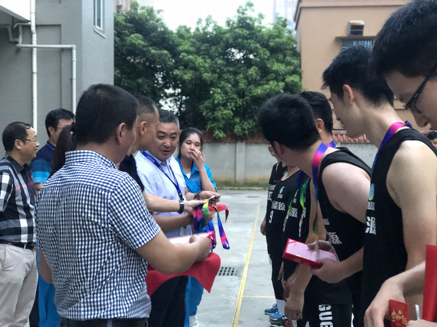 為亞軍頒獎_副本.jpg 為亞軍頒獎_副本.jpg